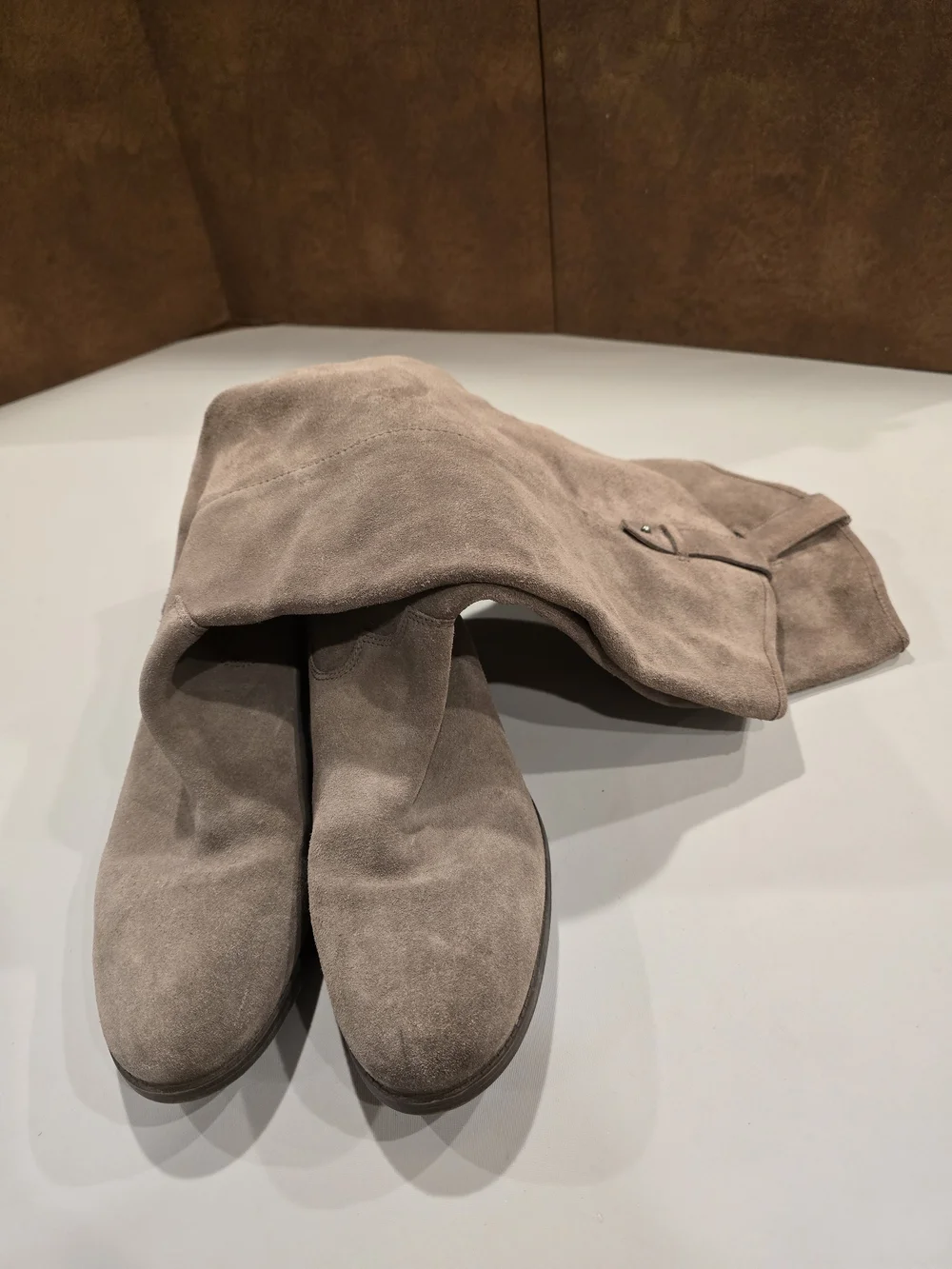 FRYE AND CO. Suede Leather Boots in Color Elephant Pull On
